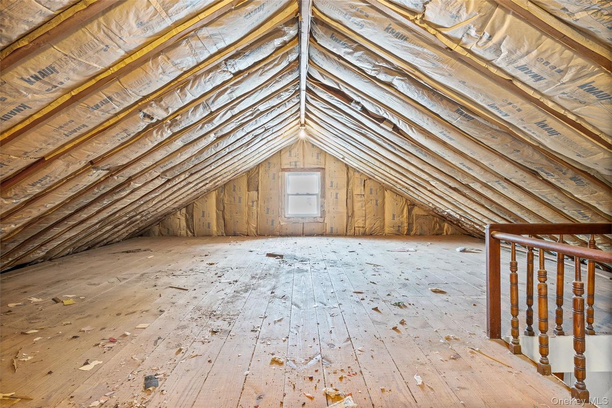 Empty room, Interior, Wooden Beams