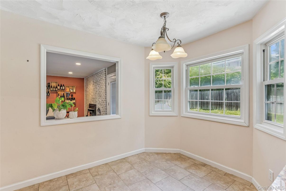 Empty room, Interior, Pendant Lights, Recessed Lighting