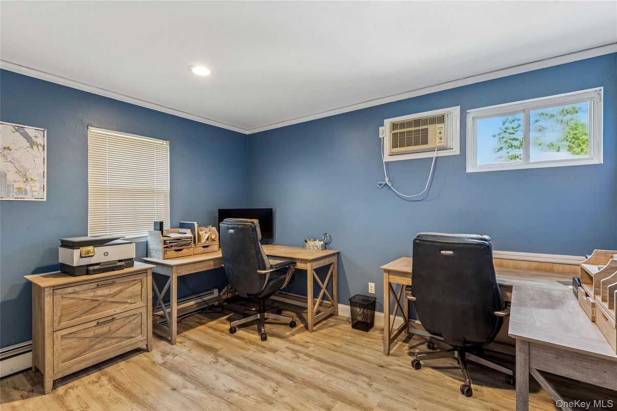 Home Office, Interior, Recessed Lighting, Wood Texture Flooring