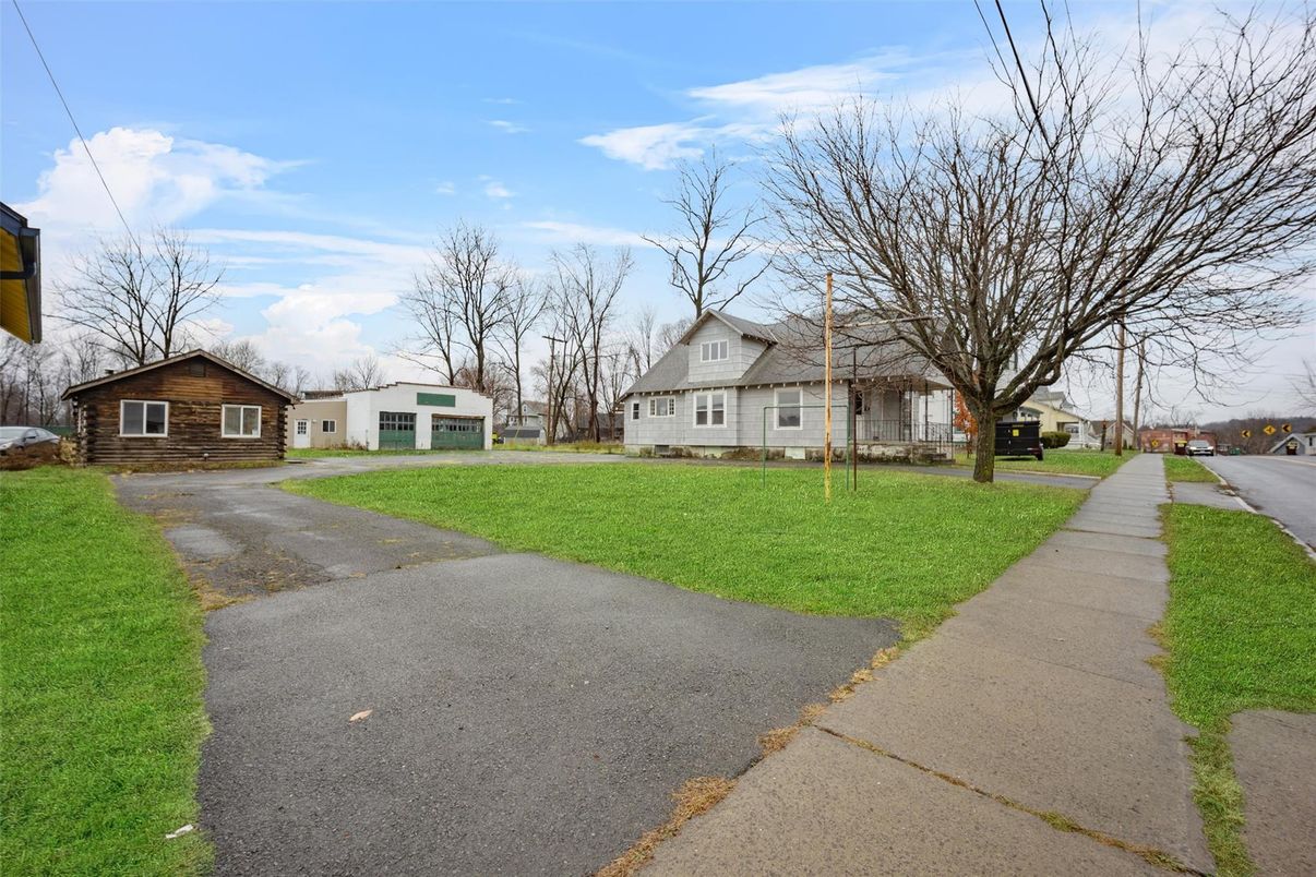 Backyard, Detached Garage, Exterior
