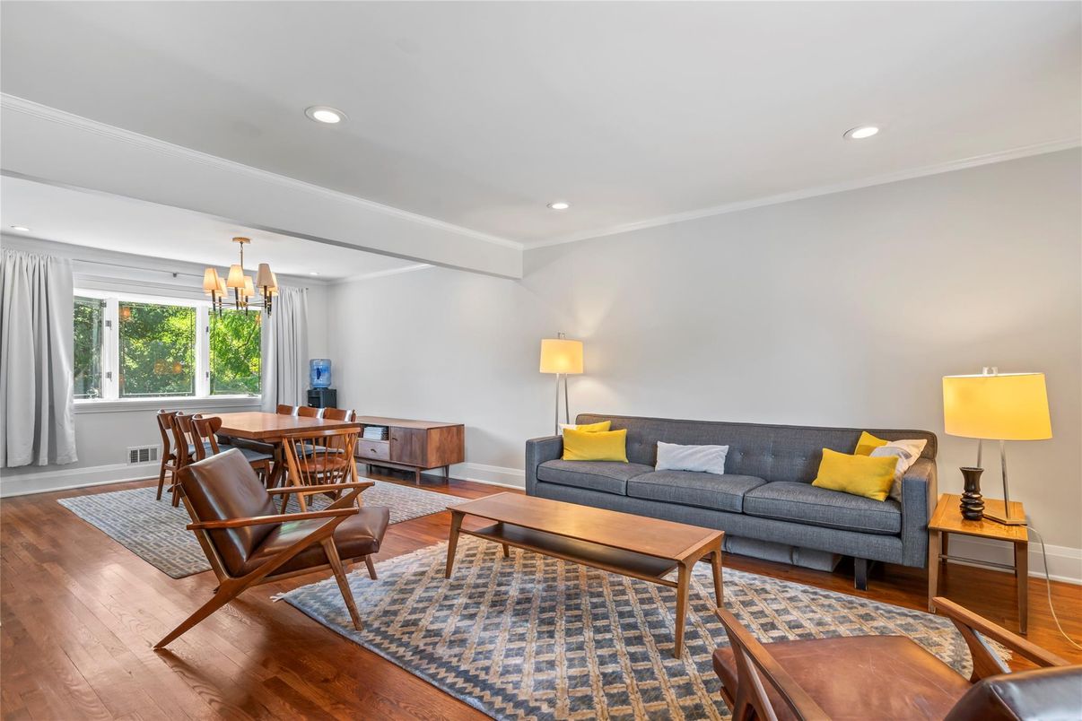 Chandelier, Dining room, Interior, Living room, Recessed Lighting, Wood Texture Flooring