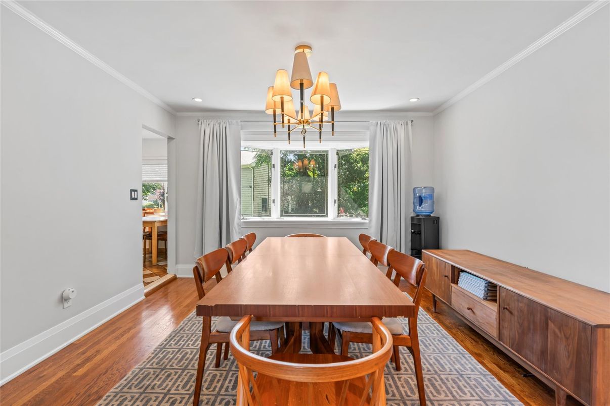 Chandelier, Dining room, Interior, Recessed Lighting, Wood Texture Flooring