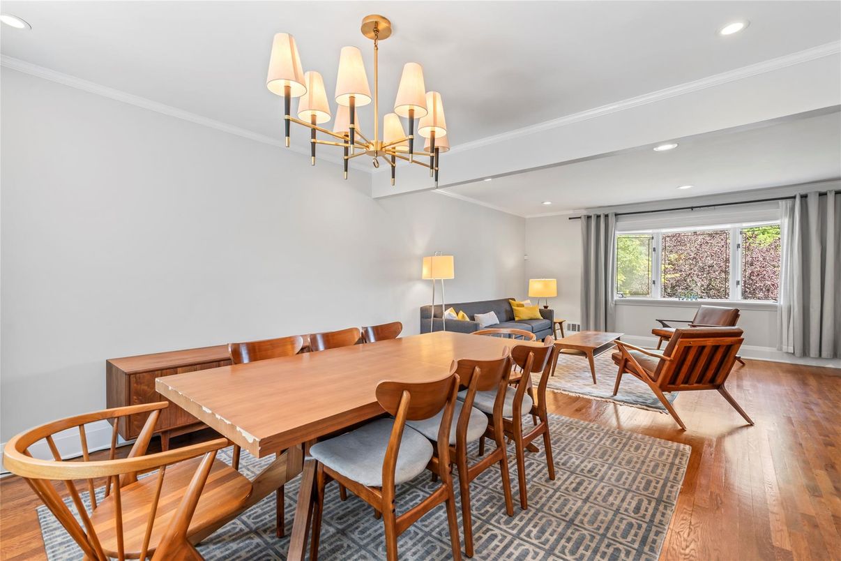 Chandelier, Dining room, Interior, Living room, Recessed Lighting, Wood Texture Flooring