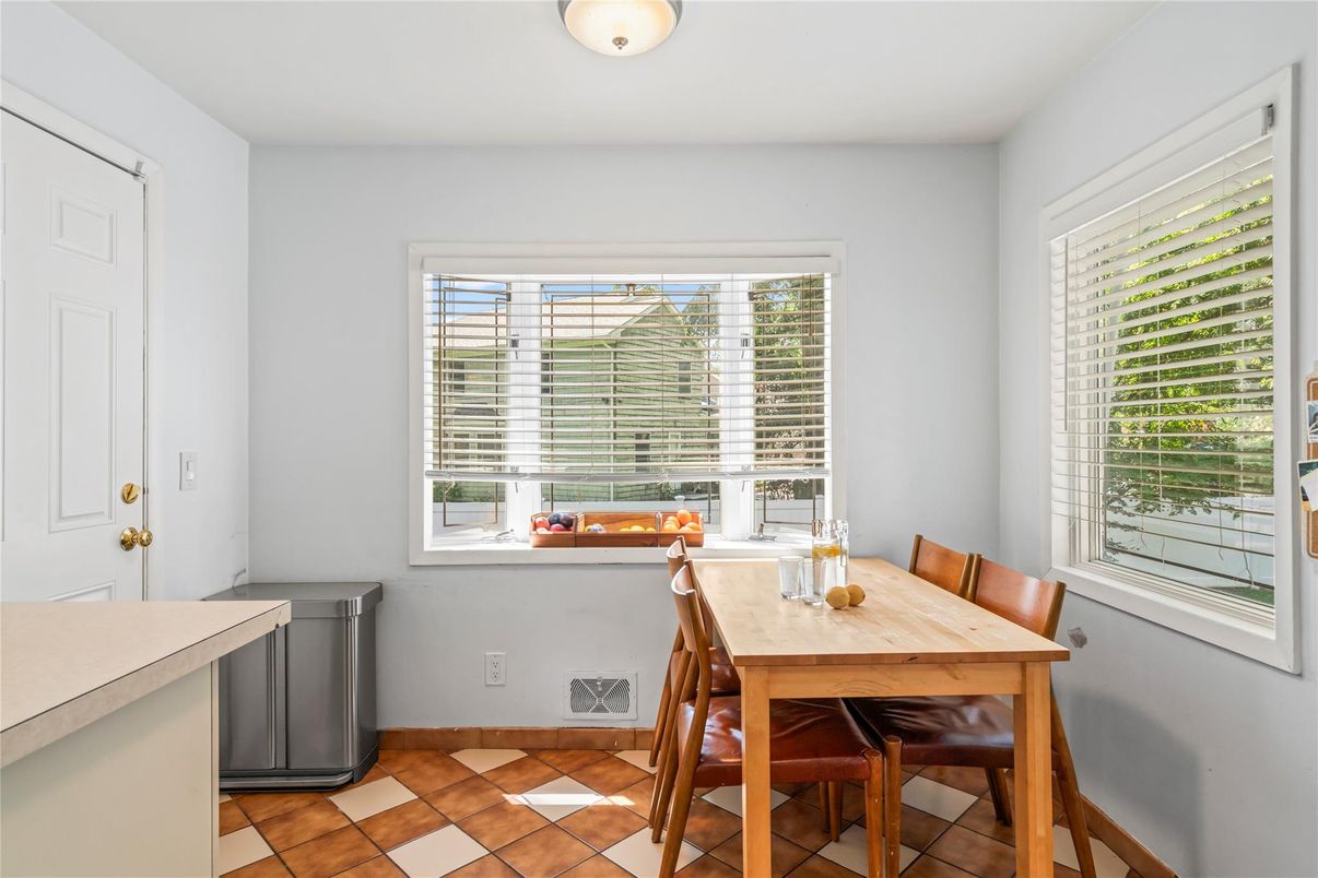 Dining room, Interior