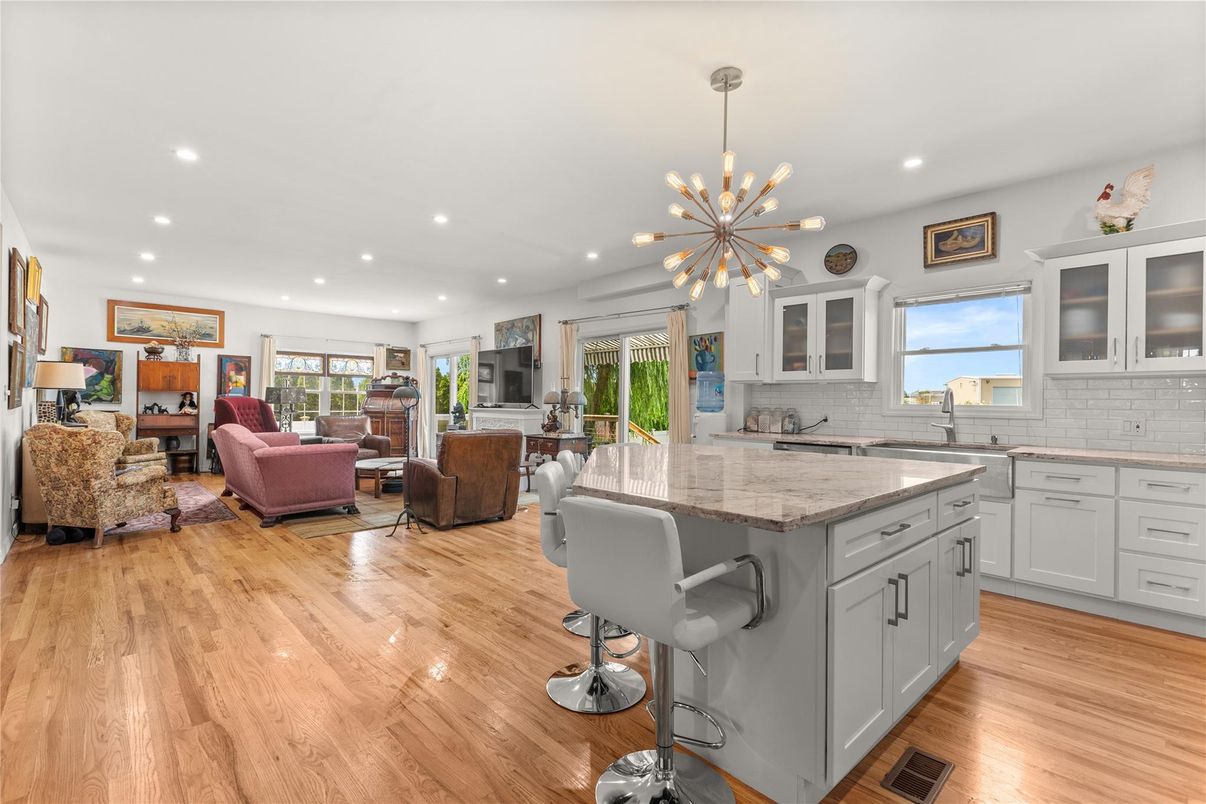 Interior, Kitchen, Living room, Pendant Lights, Recessed Lighting, Wood Texture Flooring