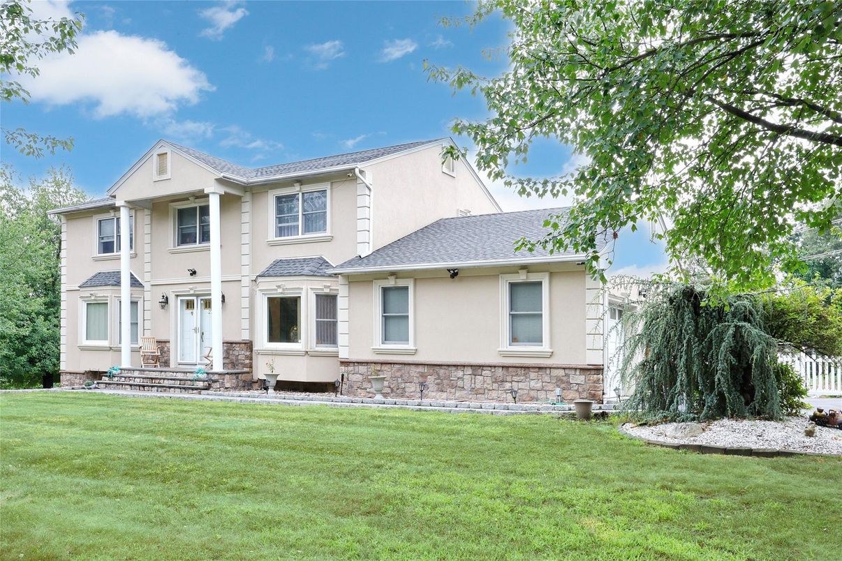 Backyard, Exterior, Facade, French Provincial