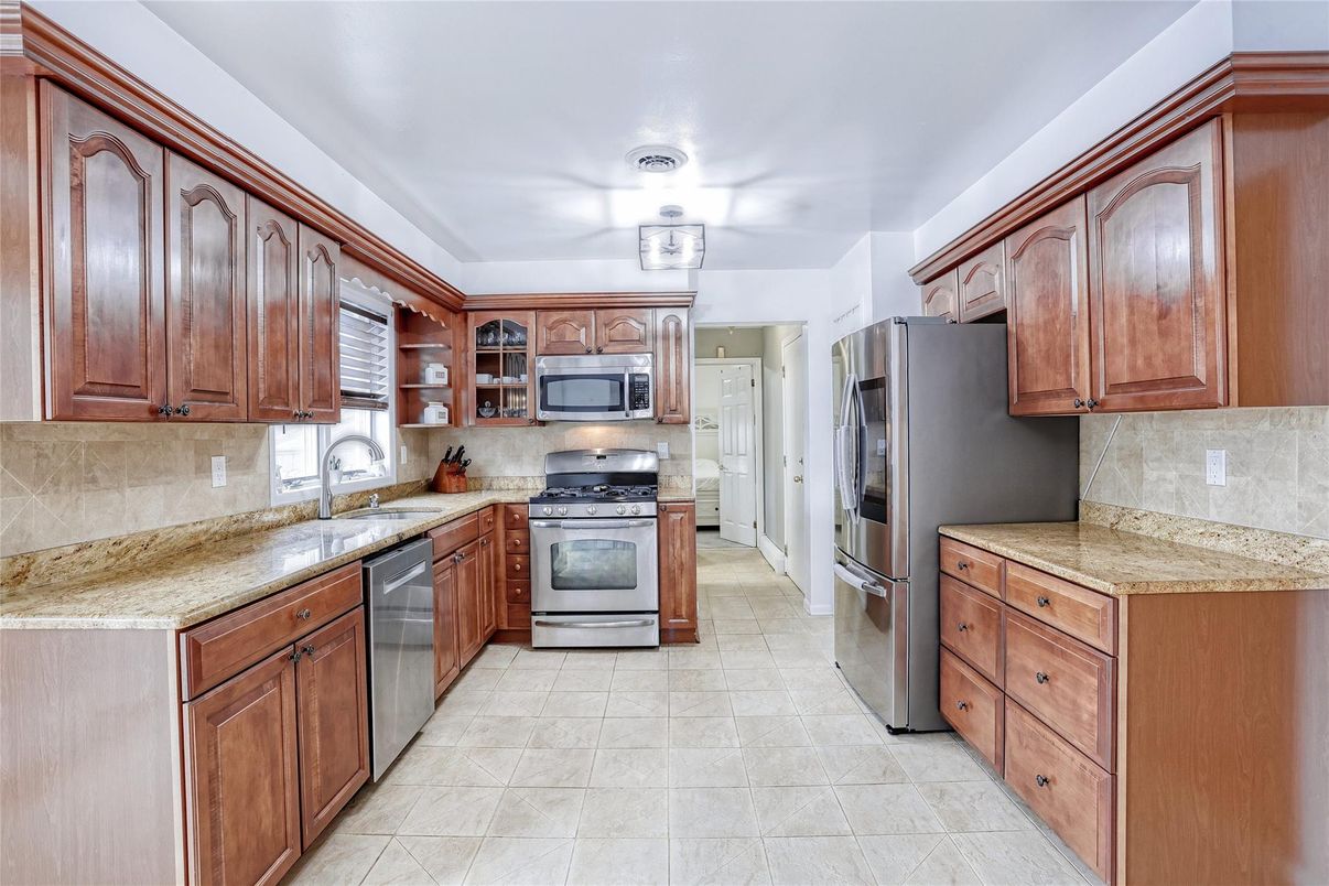 Interior, Kitchen, Stainless Steel Appliances