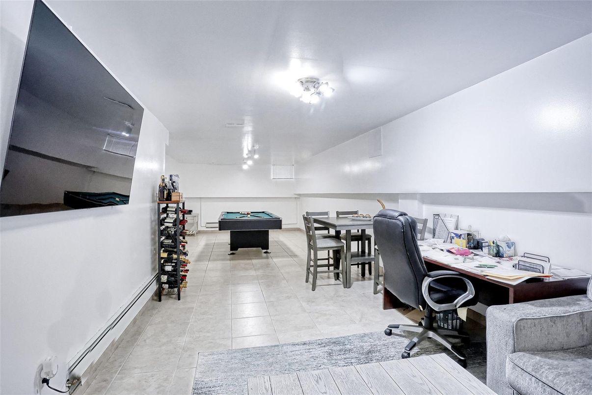 Billiard Table, Game Room, Home Office, Interior