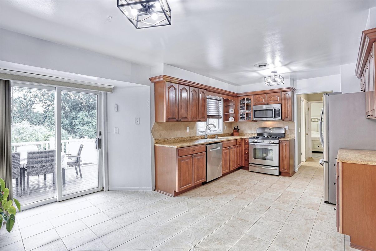 Interior, Kitchen, Stainless Steel Appliances