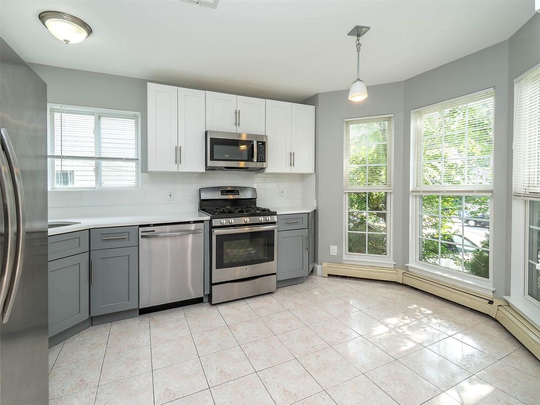 Interior, Kitchen, Pendant Lights, Stainless Steel Appliances