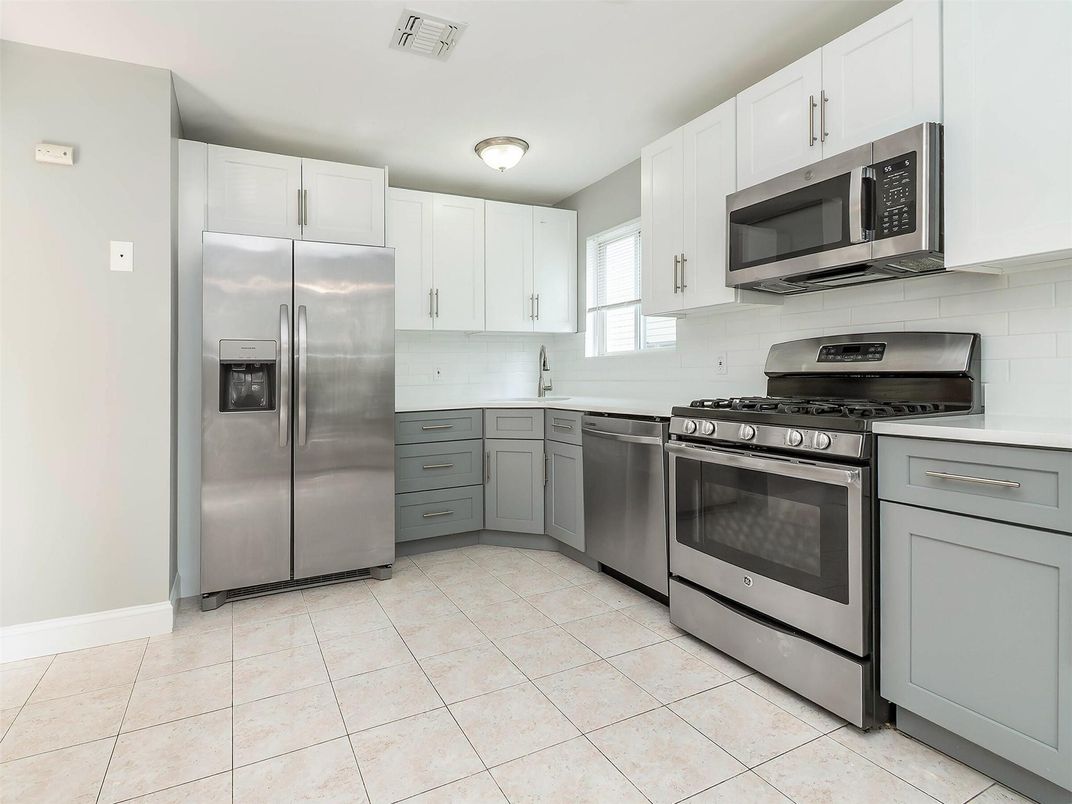 Interior, Kitchen, Stainless Steel Appliances