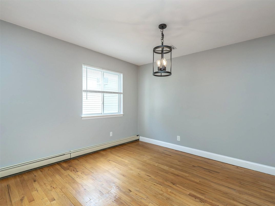 Empty room, Interior, Pendant Lights, Wood Texture Flooring