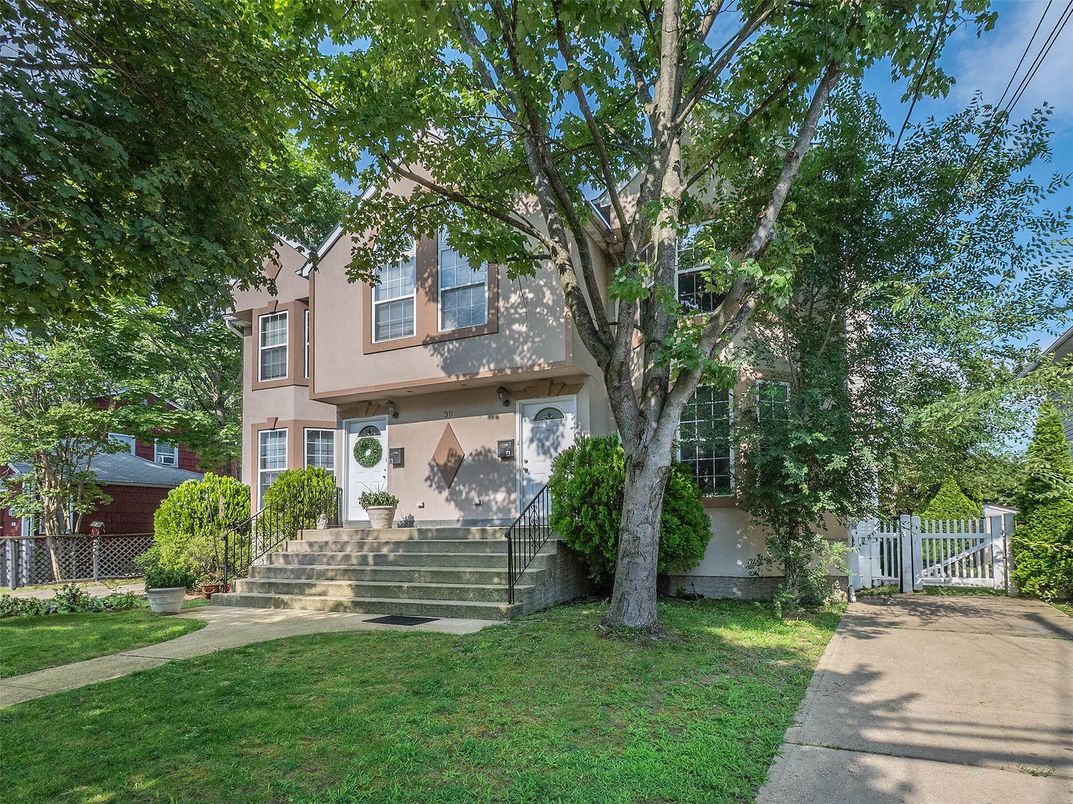 Exterior, Facade, Tudor Revival