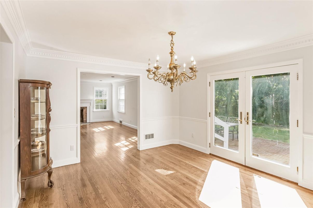 Chandelier, Empty room, Interior, Wood Texture Flooring