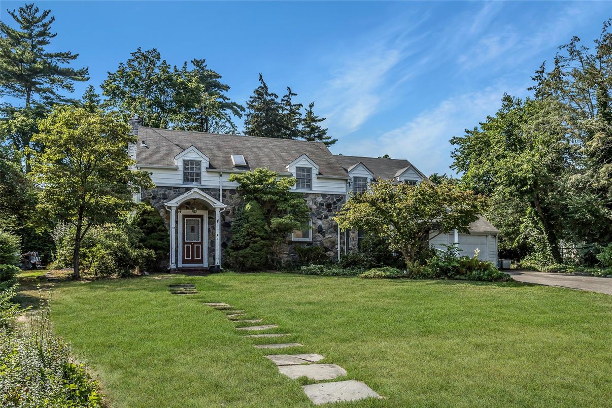 Backyard, Exterior, Facade, French Provincial
