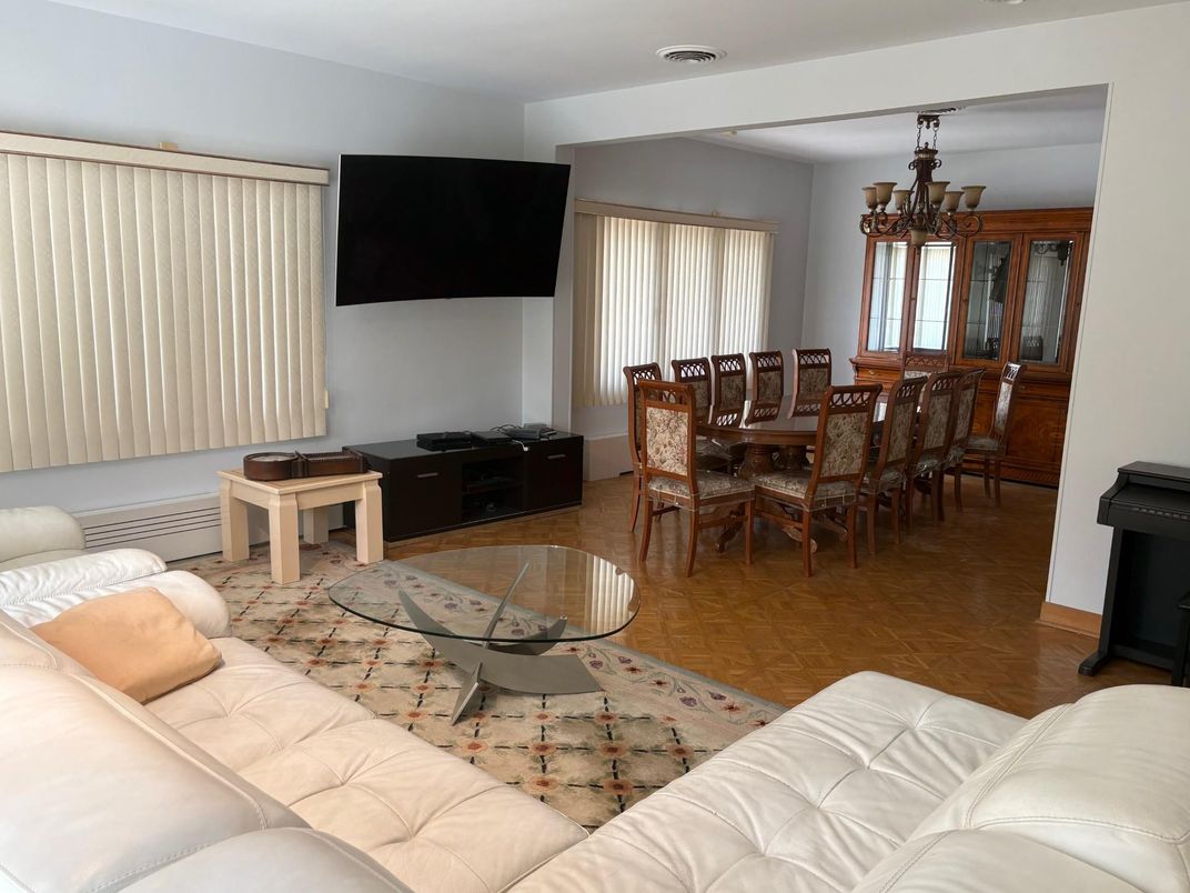 Chandelier, Dining room, Interior, Living room