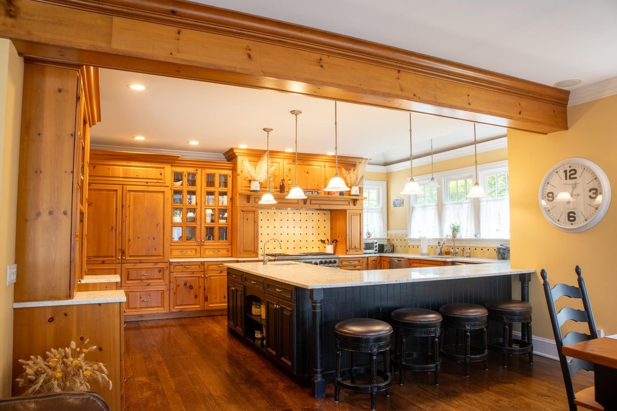 Interior, Kitchen, Pendant Lights, Recessed Lighting, Wood Texture Flooring