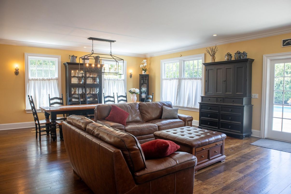 Dining room, Interior, Living room, Pendant Lights, Recessed Lighting, Wood Texture Flooring