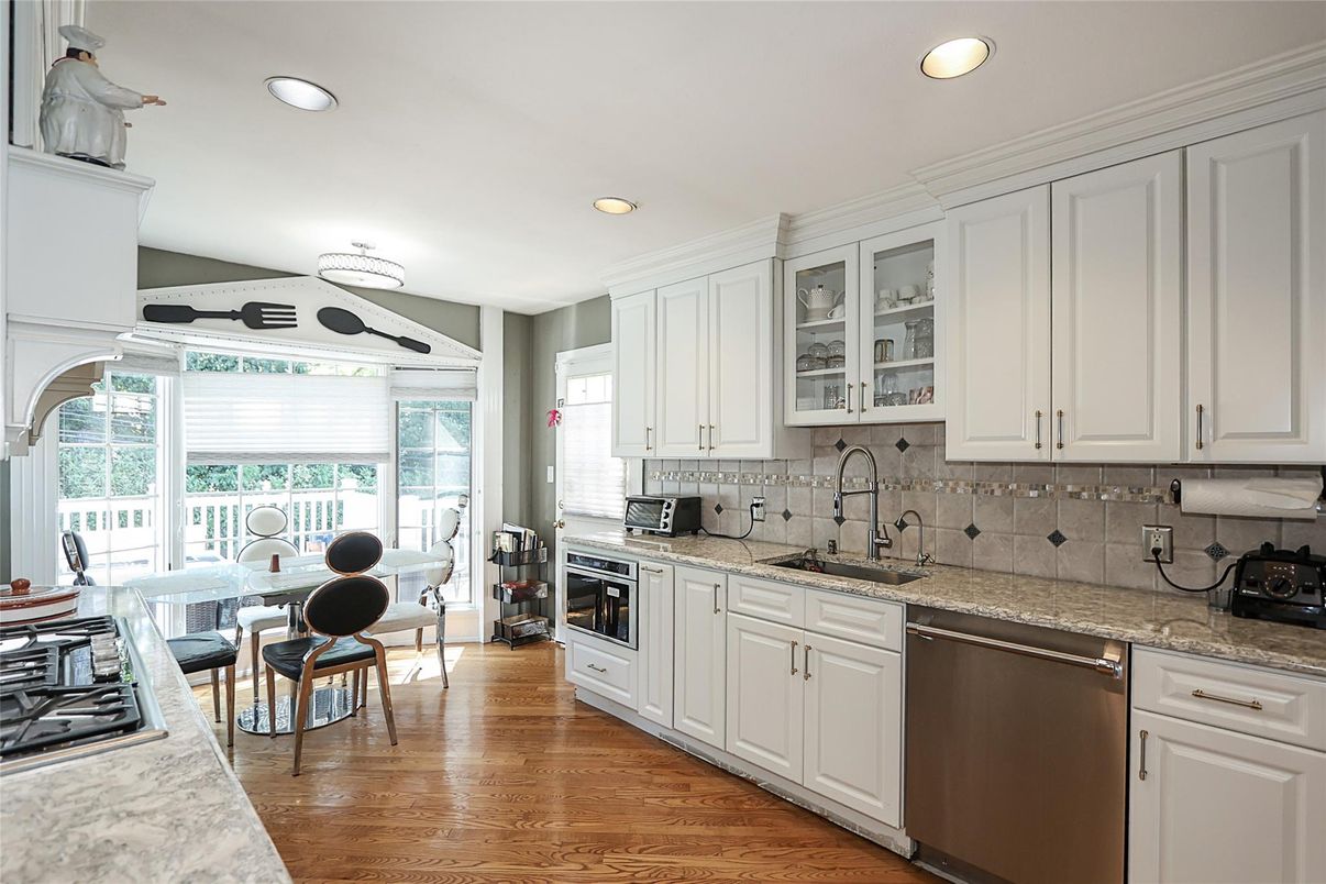 Dining room, Interior, Kitchen, Recessed Lighting, Wood Texture Flooring
