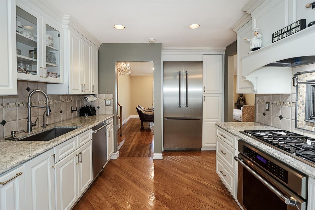 Chandelier, Interior, Kitchen, Recessed Lighting, Stainless Steel Appliances, Wood Texture Flooring