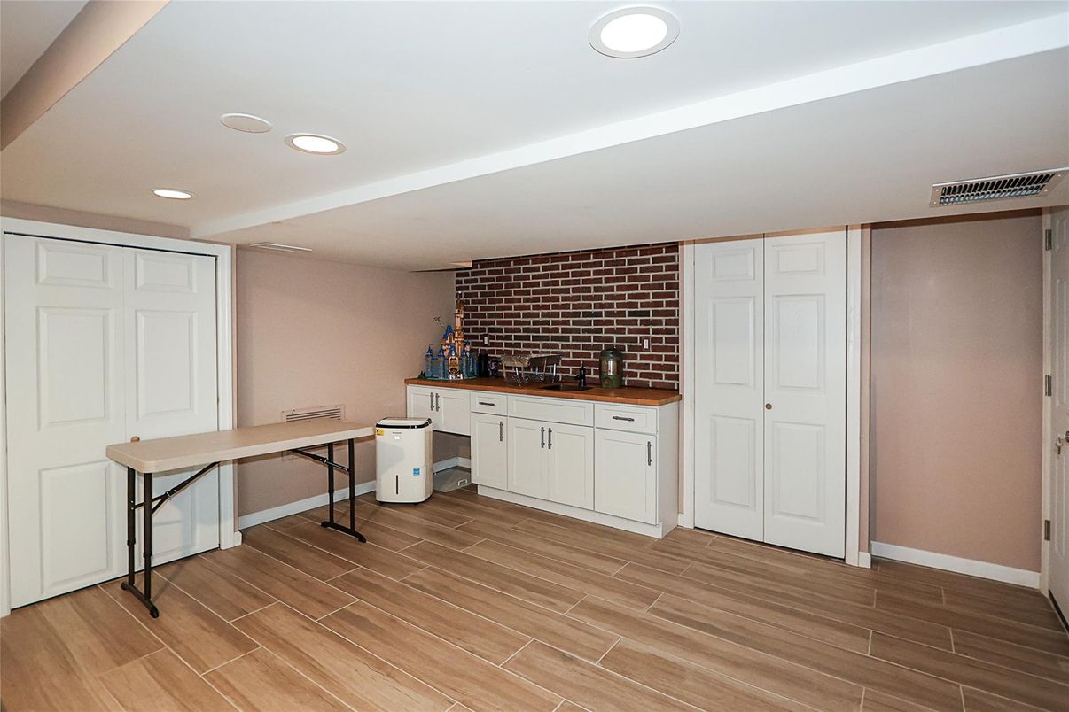 Home Office, Interior, Recessed Lighting, Stone Walls, Wood Texture Flooring