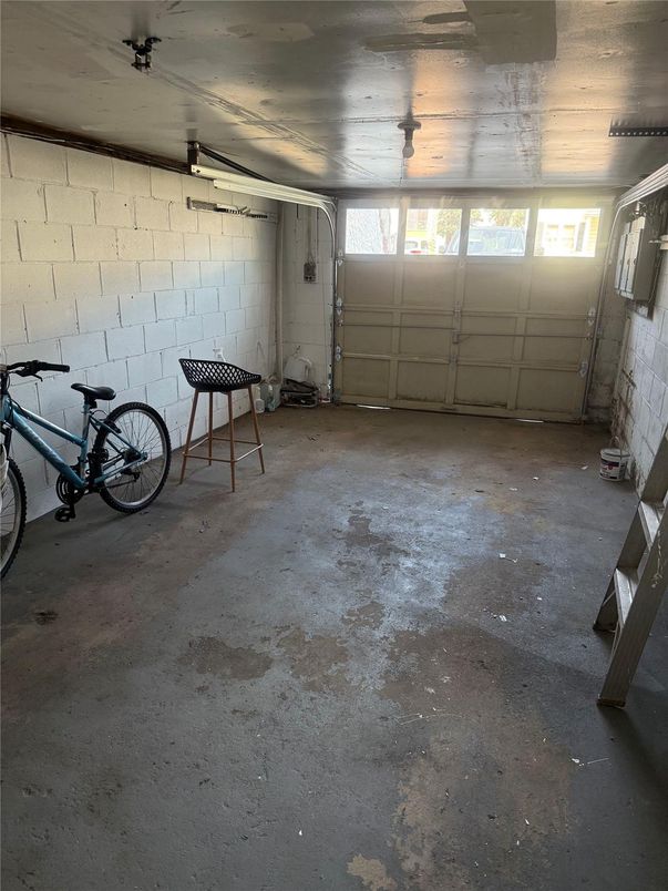 Garage, Interior