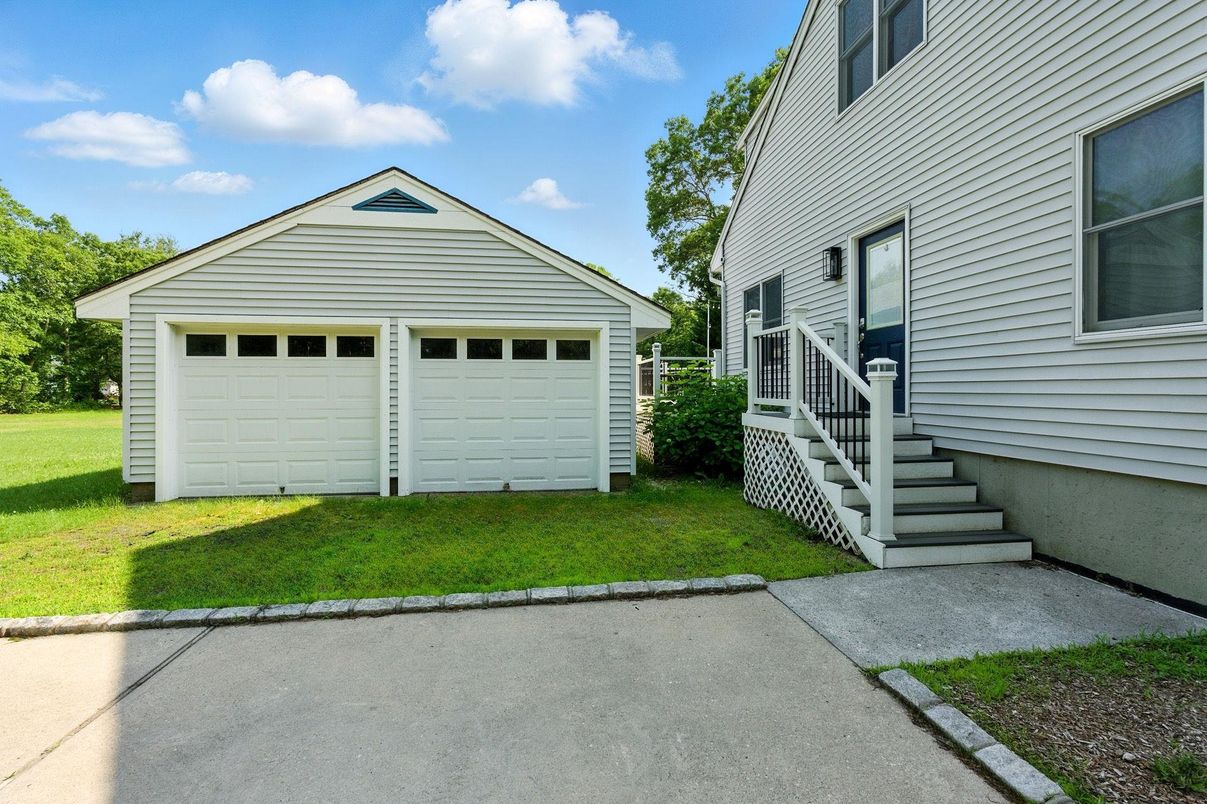 Detached Garage, Exterior