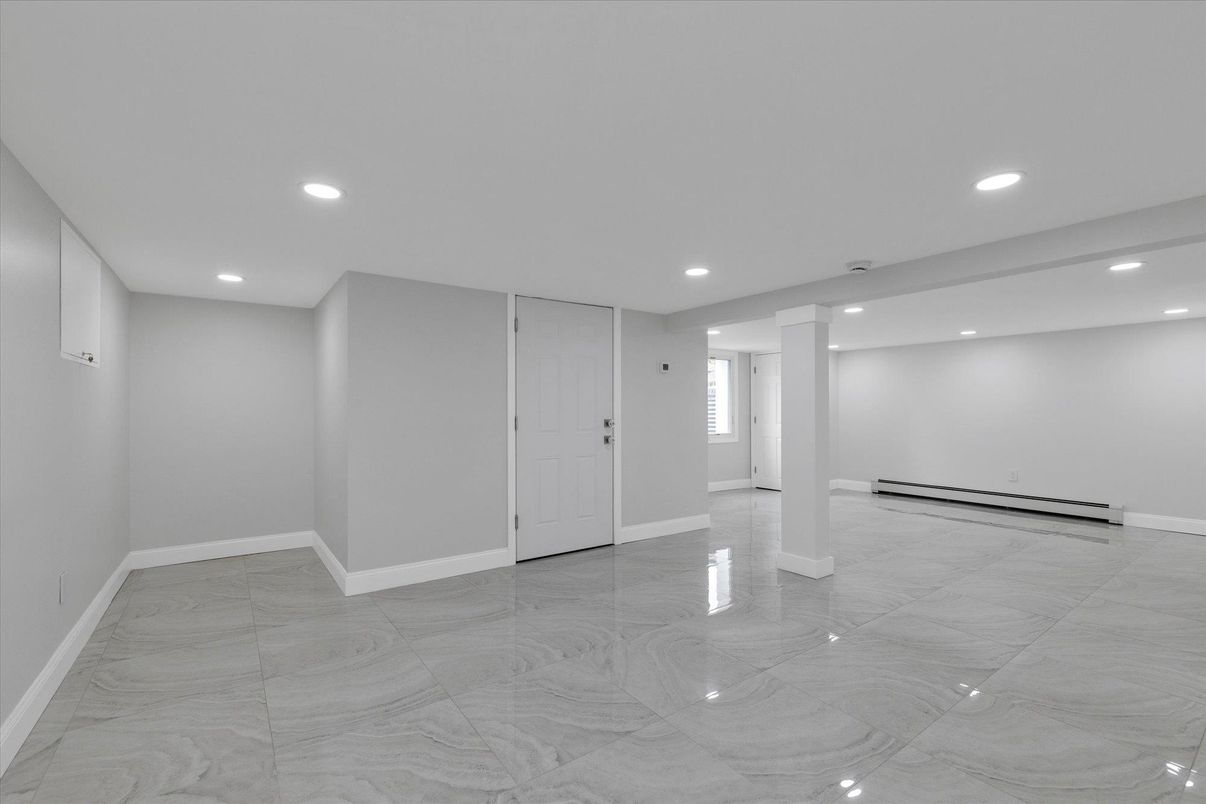 Empty room, Interior, Marble, Recessed Lighting