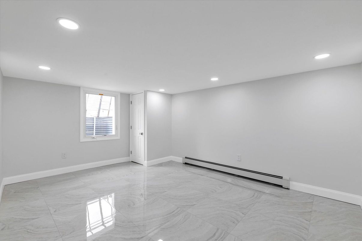 Empty room, Interior, Marble, Recessed Lighting