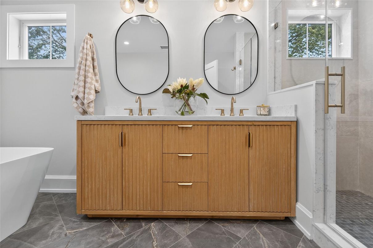 Bathroom, Dual Sink Vanities, Free Standing Baths, Interior, Recessed Lighting