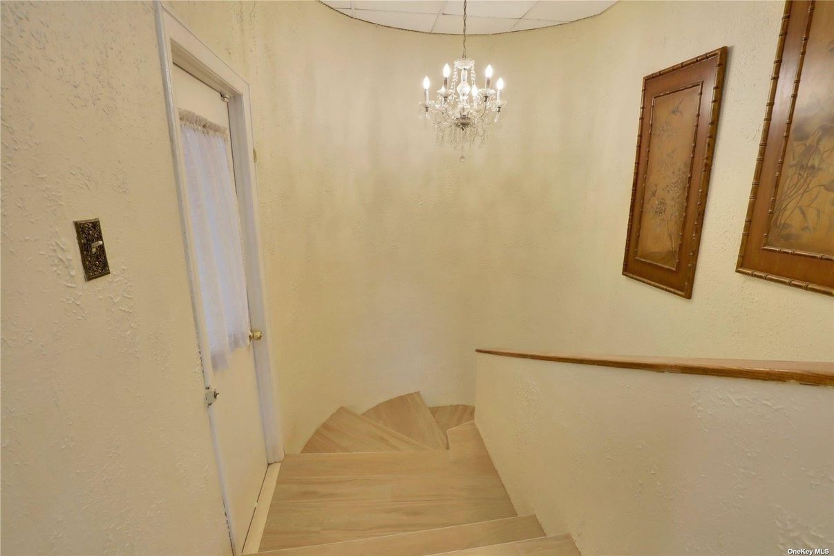 Chandelier, Interior