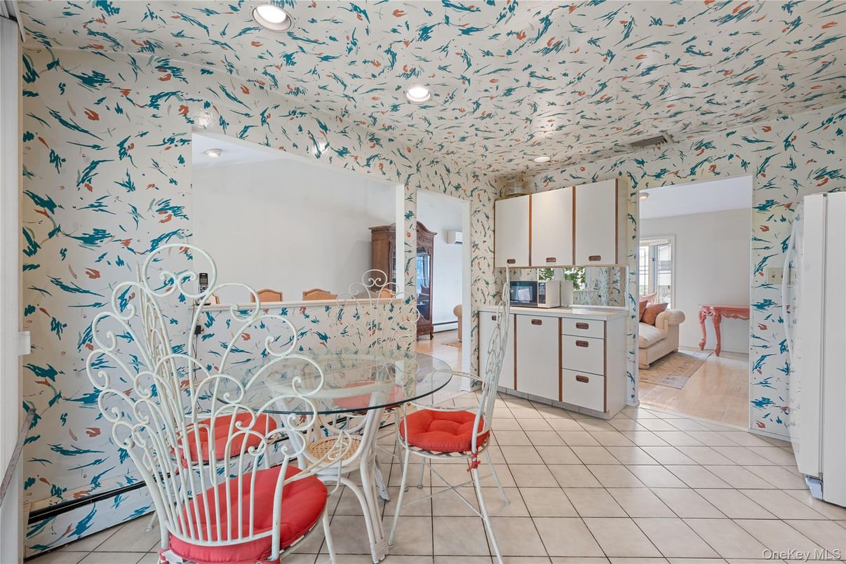 Dining room, Interior, Recessed Lighting