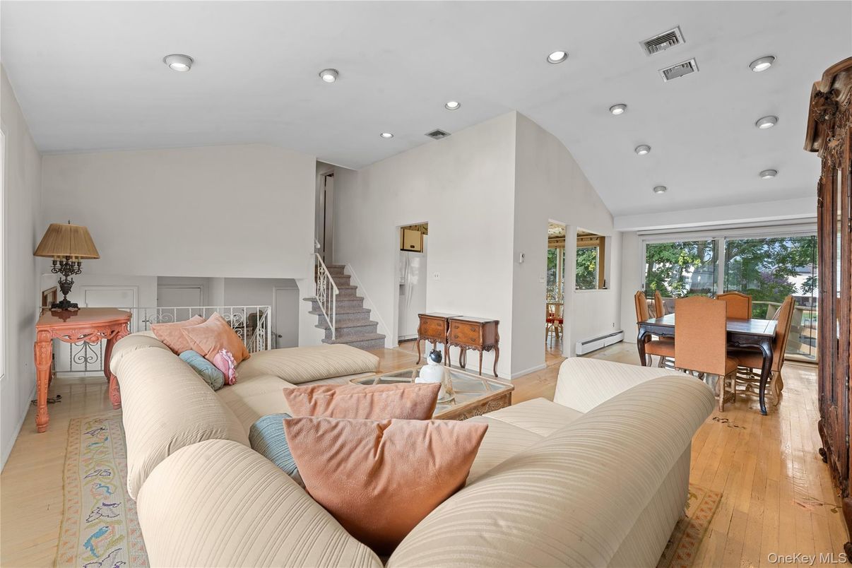Dining room, Interior, Living room, Recessed Lighting, Wood Texture Flooring
