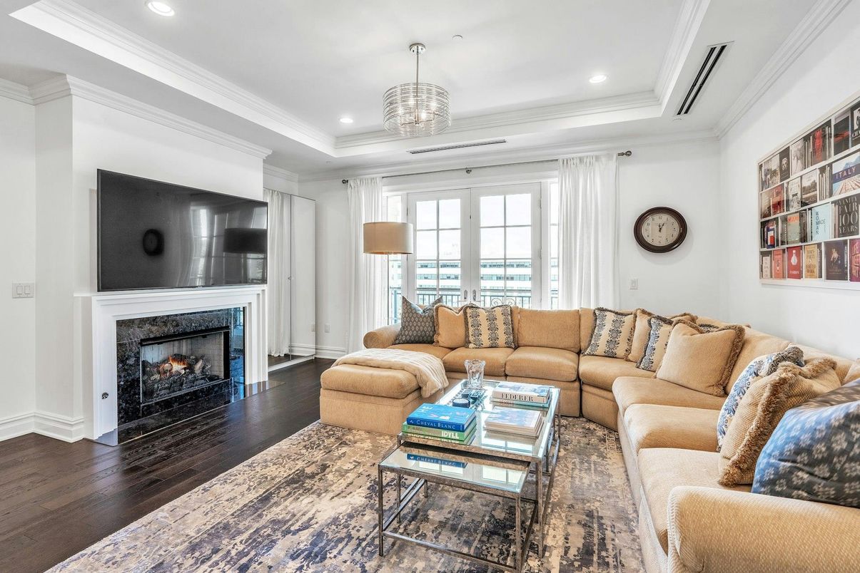 Fireplace, Interior, Living room, Pendant Lights, Recessed Lighting, Wood Texture Flooring