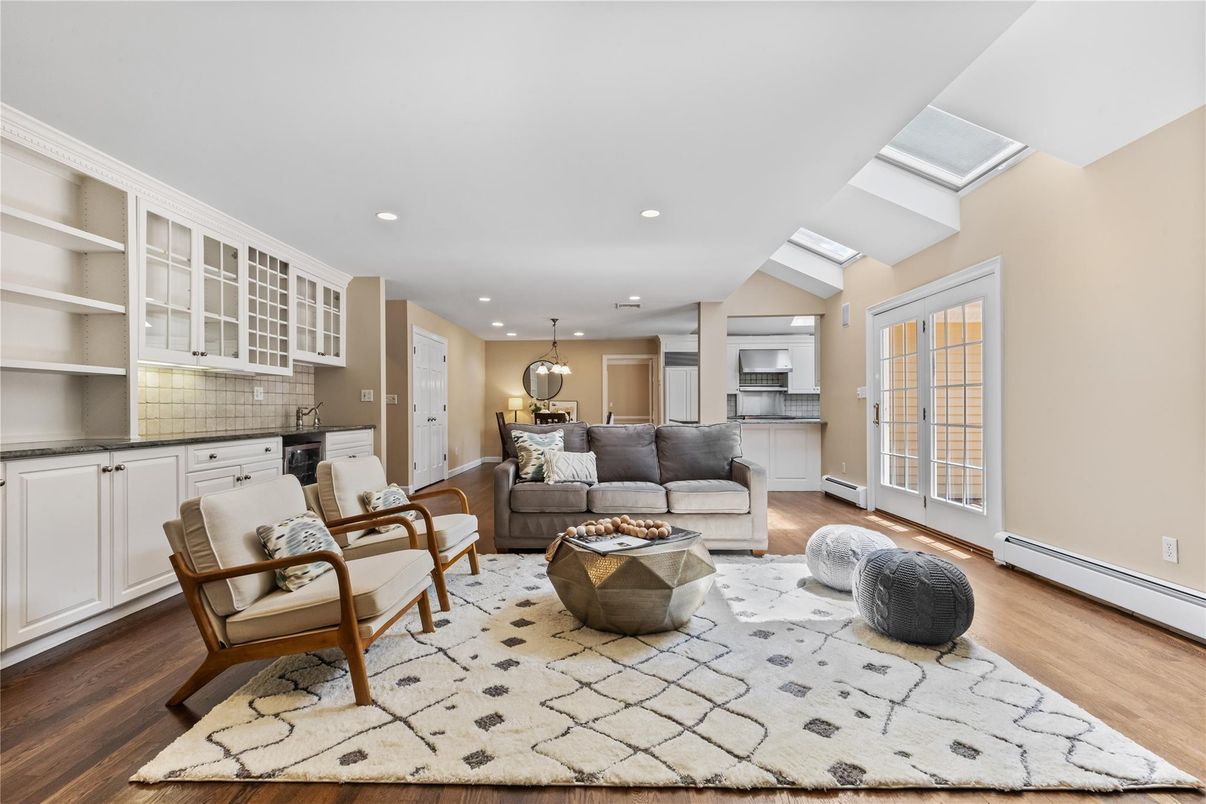 Interior, Kitchen, Living room, Pendant Lights, Recessed Lighting, Wood Texture Flooring