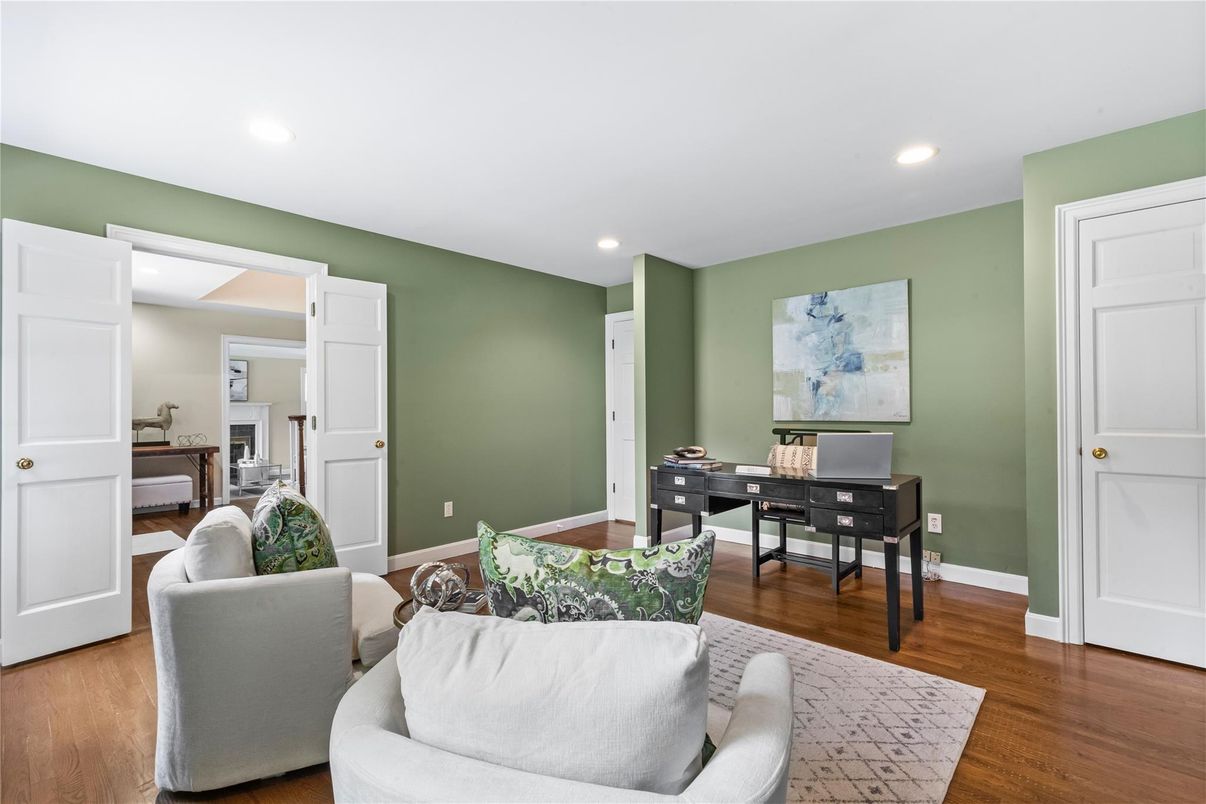 Home Office, Interior, Recessed Lighting, Wood Texture Flooring