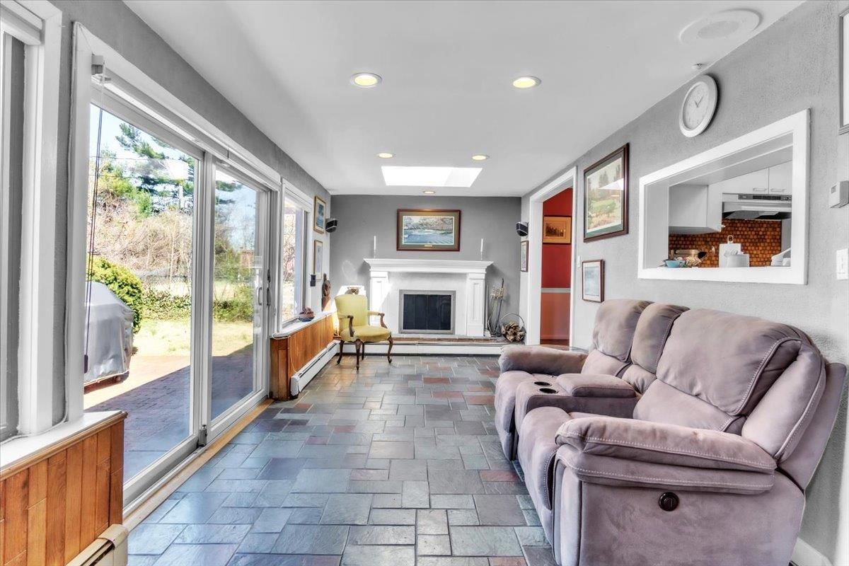 Fireplace, Interior, Living room, Recessed Lighting