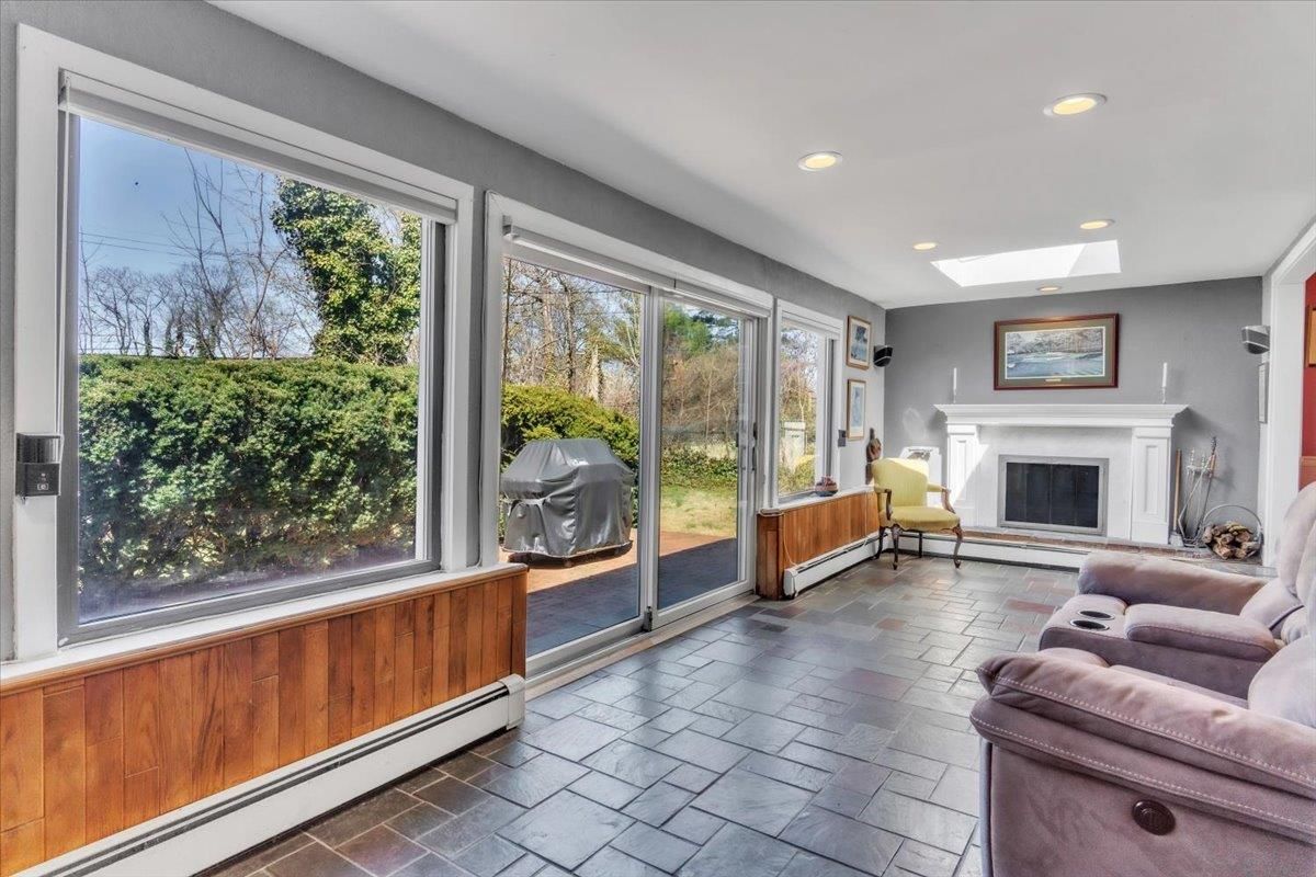 Fireplace, Interior, Recessed Lighting