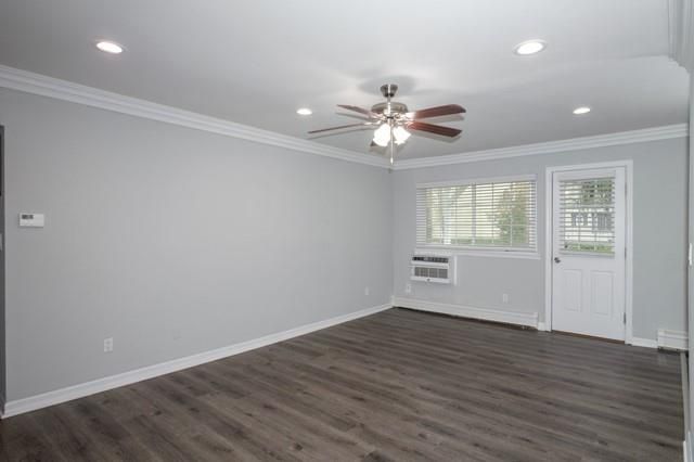 Empty room, Interior, Recessed Lighting, Wood Texture Flooring