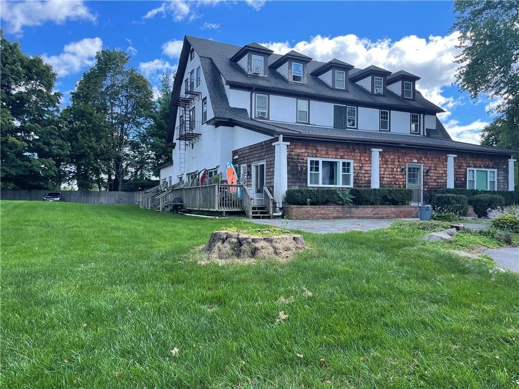 Backyard, Exterior, Facade, Brick Facade, Cape Cod