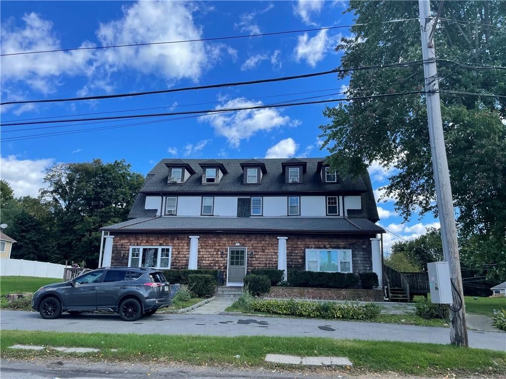 Exterior, Facade, Brick Facade, Cape Cod