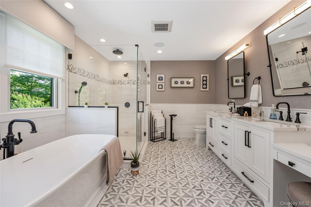 Bathroom, Dual Sink Vanities, Free Standing Baths, Glass Shower, Interior, Recessed Lighting