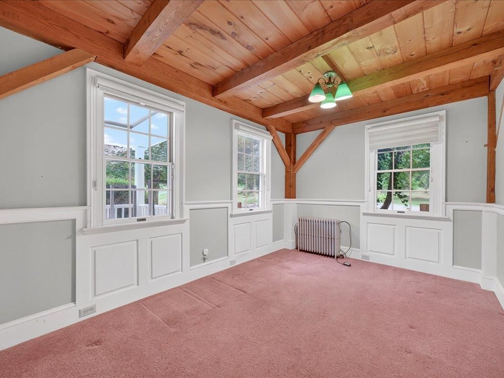 Empty room, Interior, Wooden Beams, Wooden Ceilings