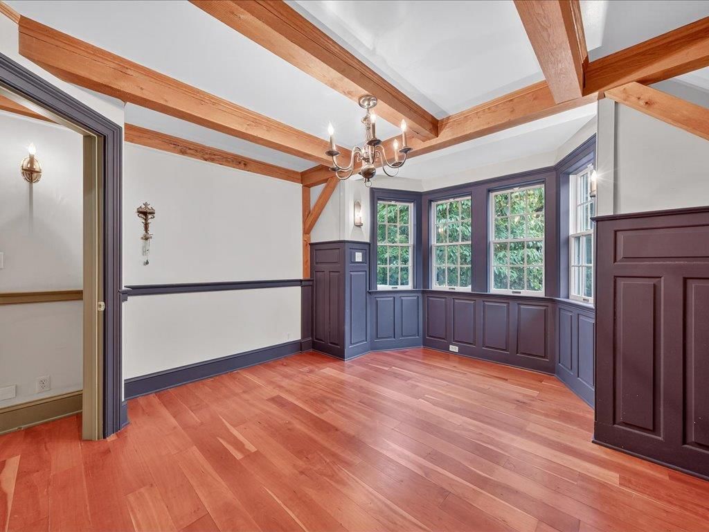 Chandelier, Empty room, Interior, Wooden Beams, Wood Texture Flooring