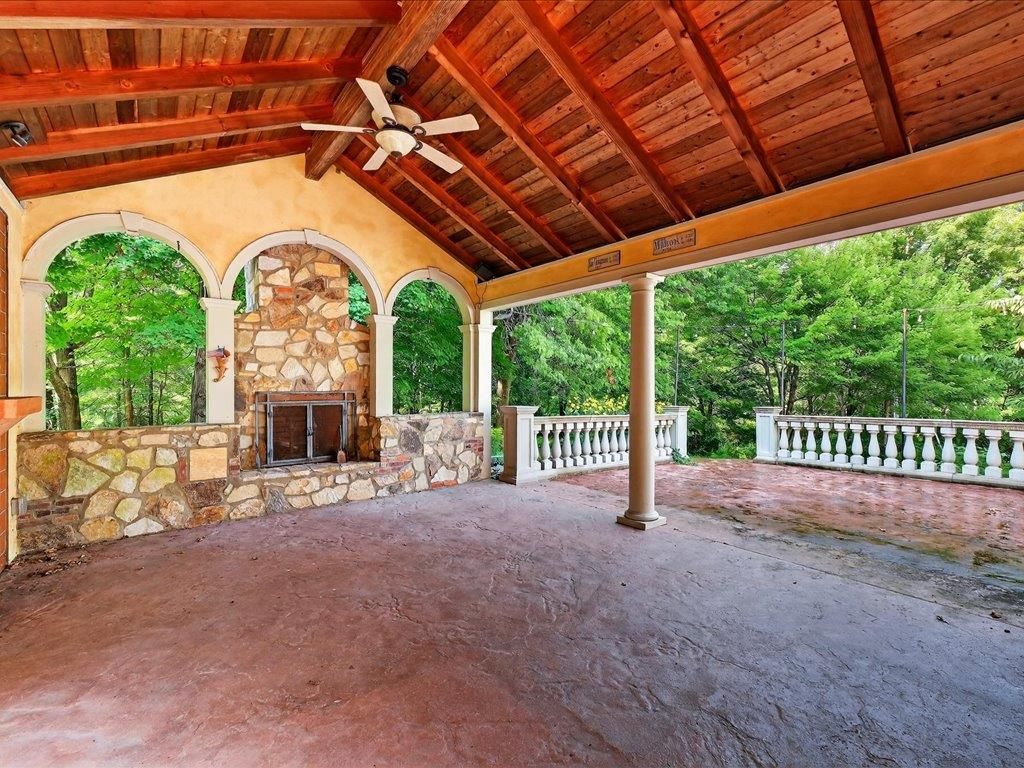 Exterior, Fireplace