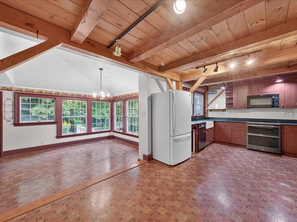 Chandelier, Interior, Kitchen, Stainless Steel Appliances, Wooden Beams, Wooden Ceilings