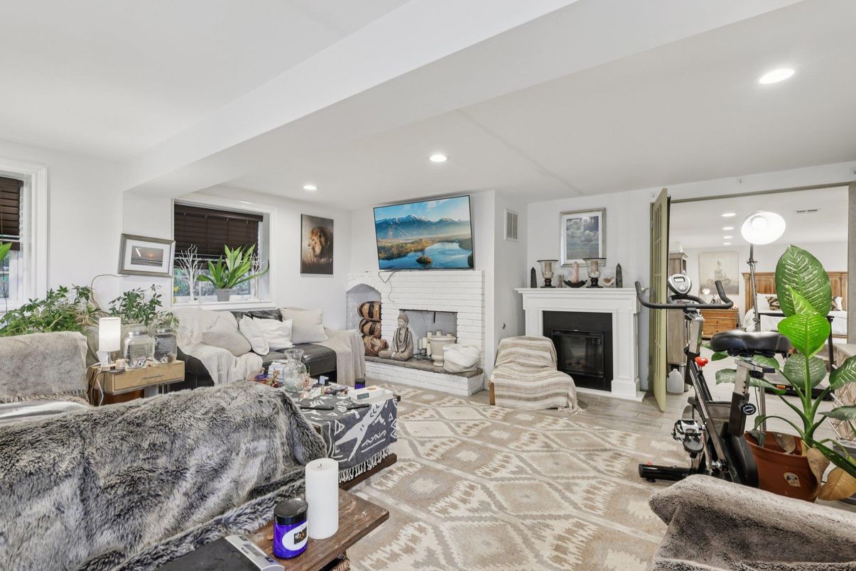 Fireplace, Interior, Living room, Recessed Lighting