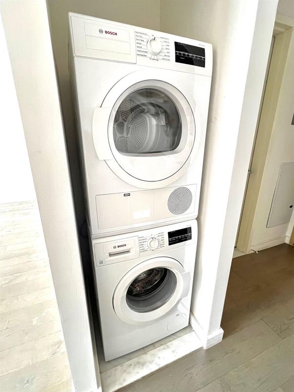 Interior, Utility Closets, Washer, Wood Texture Flooring