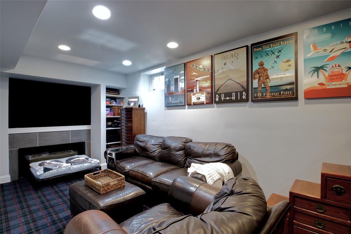 Fireplace, Interior, Living room, Recessed Lighting