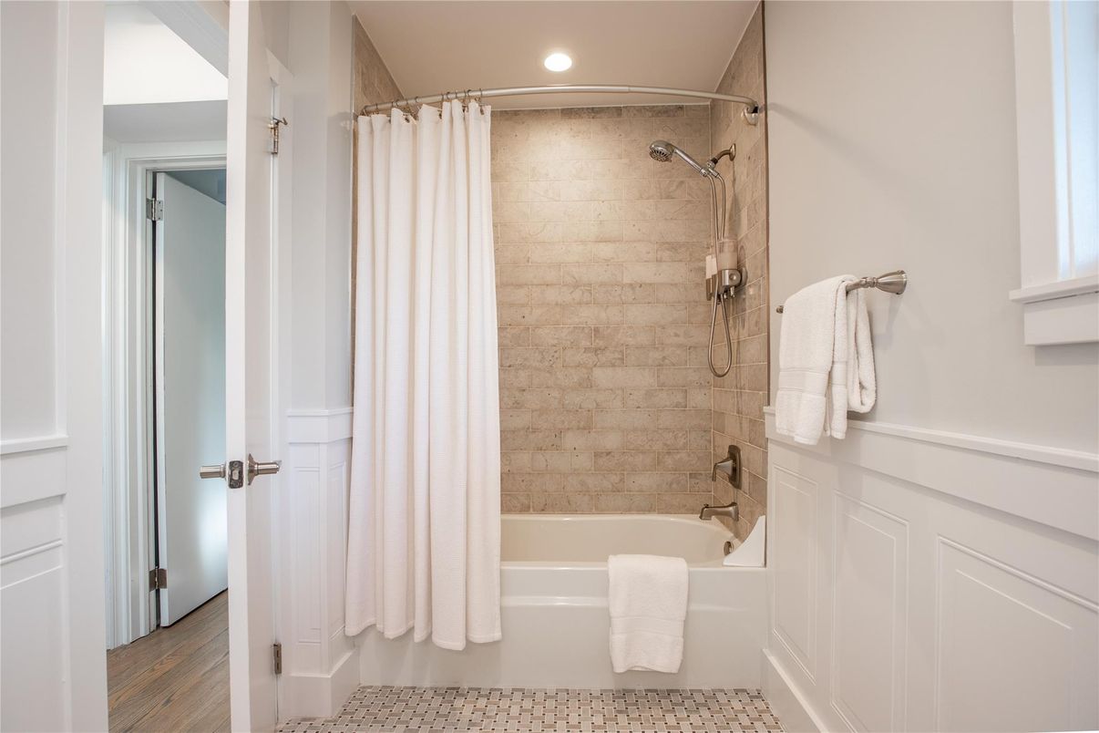 Bathroom, Interior, Recessed Lighting, Wood Texture Flooring